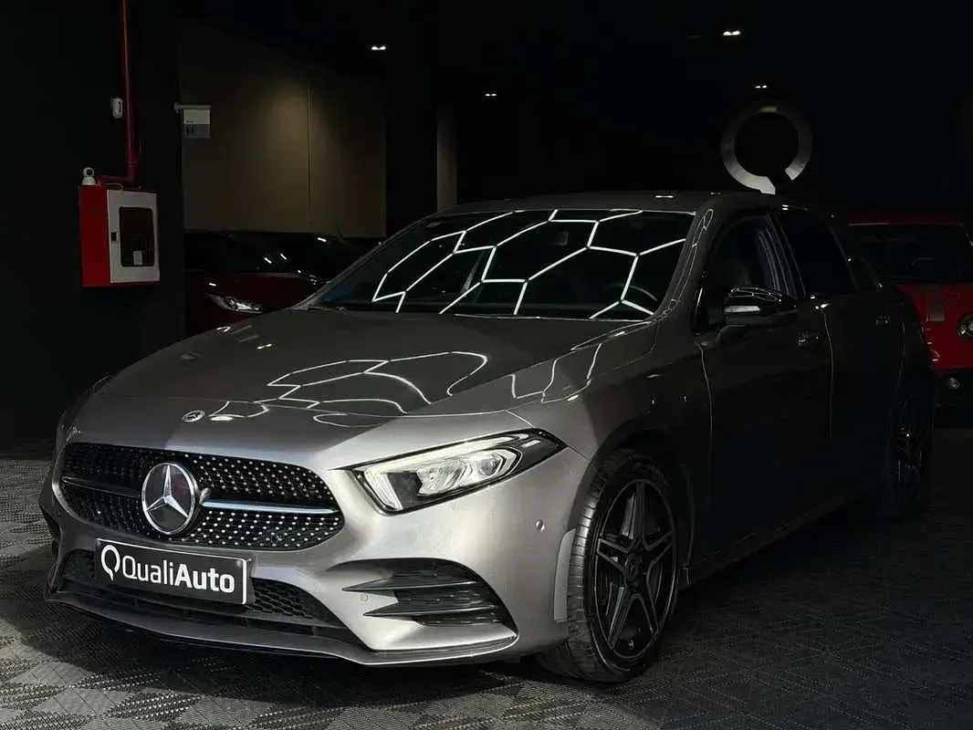 Usado Mercedes A250 218 CV (160 kW) 2021 Gris Berlina