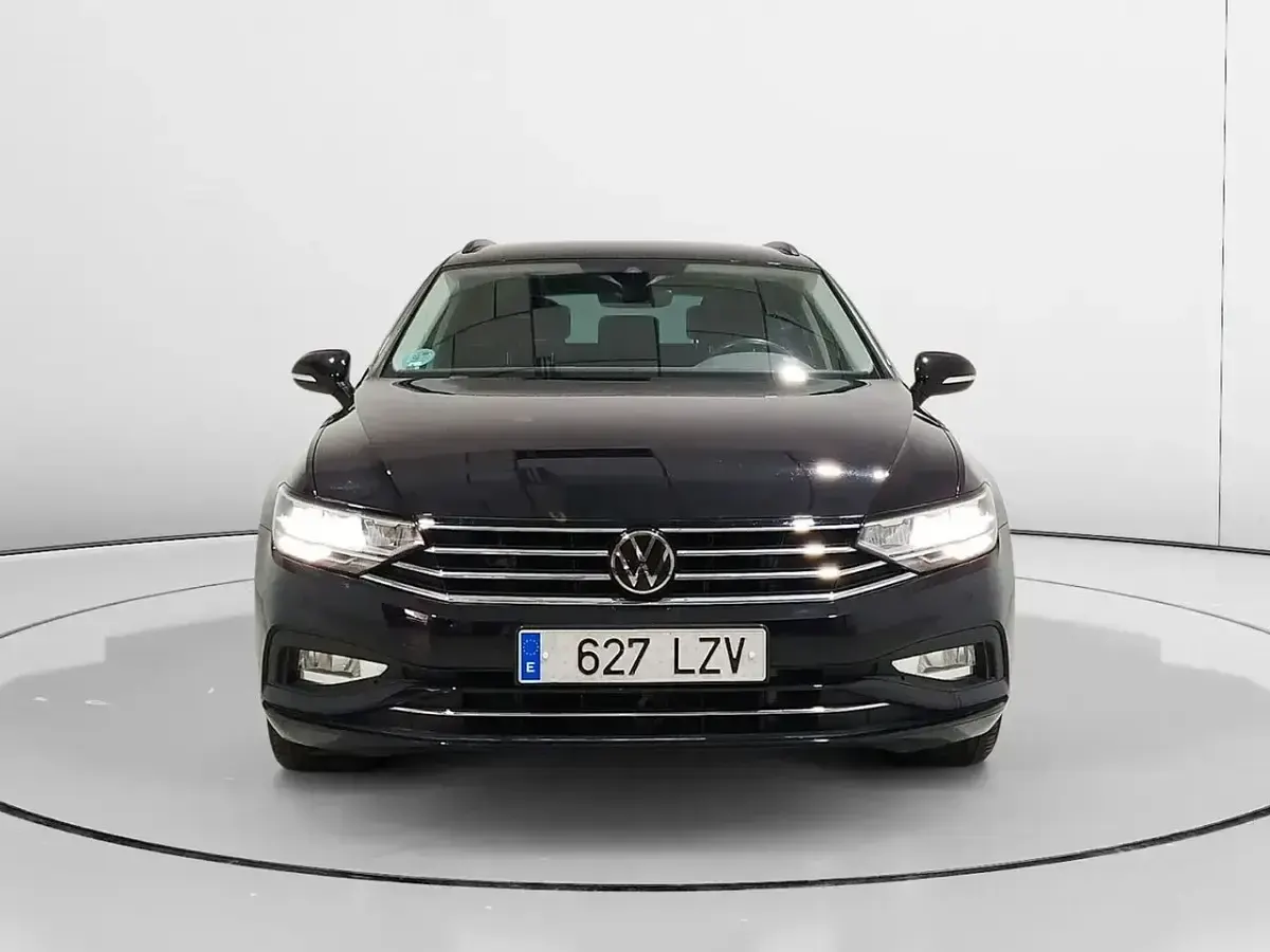 Usado VW Passat Business 150 CV (110 kW) 2022 Negro Familiar