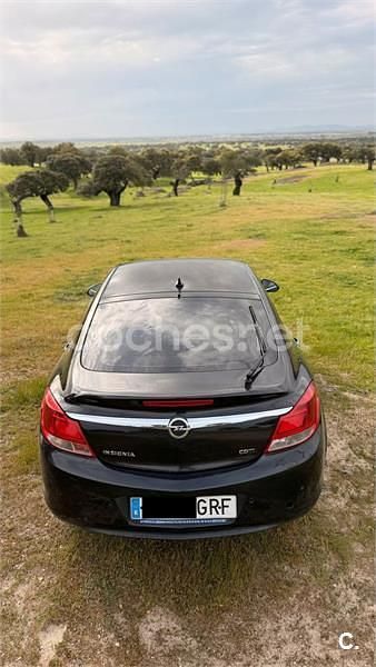 Usado Opel Insignia Edition 160 CV (117 kW) 2010 Negro Berlina