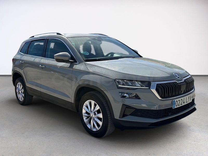 Usado Skoda Karoq Ambition 110 CV (80 kW) 2022 Gris / plata SUV