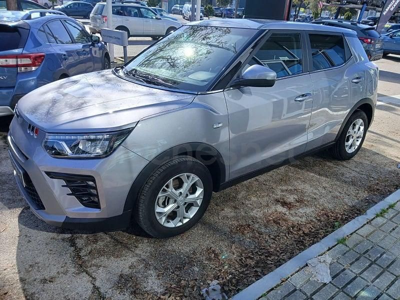 Usado Ssangyong (KGM) Tivoli 135 CV (99 kW) 2025 Gris / plata SUV