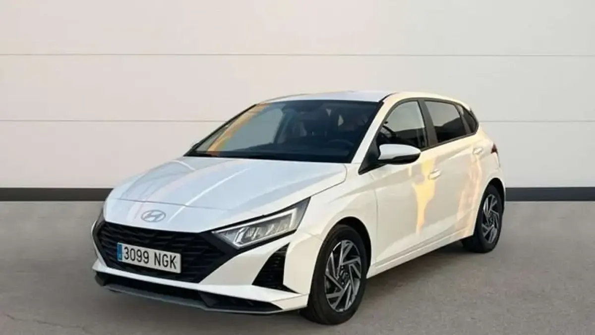 Usado Hyundai i20 80 CV (58 kW) 2025 Blanco Utilitario