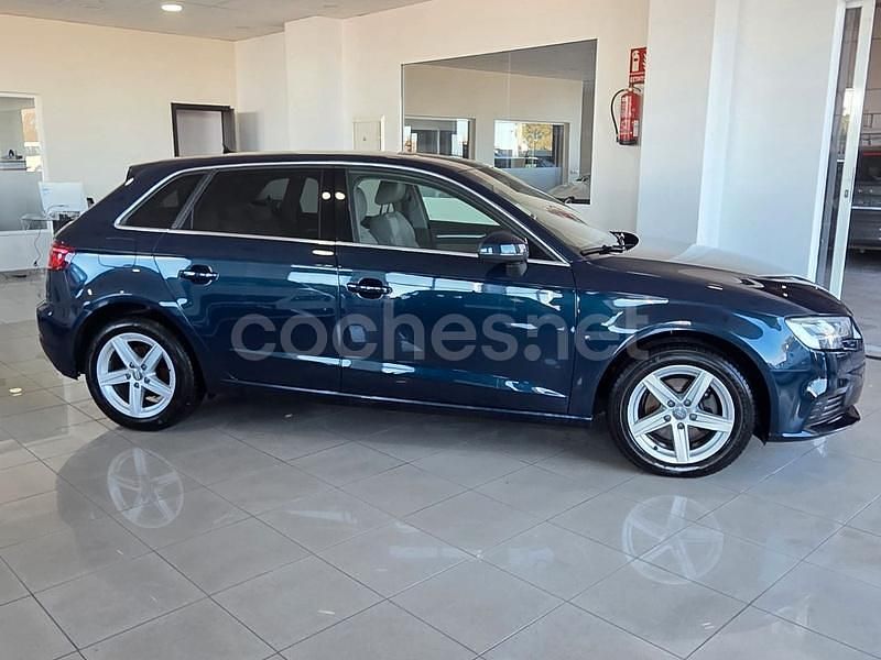 Usado Audi A3 116 CV (85 kW) 2020 Azul Berlina