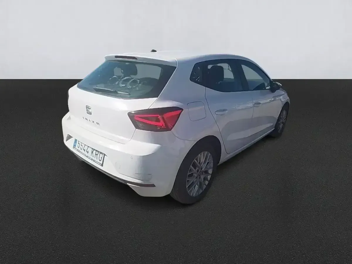 Usado Seat Ibiza Style 95 CV (69 kW) 2018 Blanco Utilitario