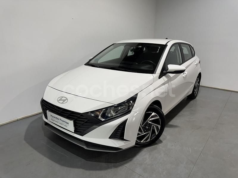 Blanco Usado 2024 Hyundai i20 Berlina | 17.300 € (Un poco caro) - Imagen 1/4