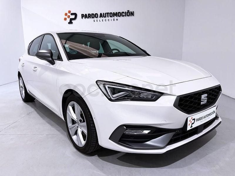 Usado Seat Leon FR 150 CV (110 kW) 2023 Blanco Berlina