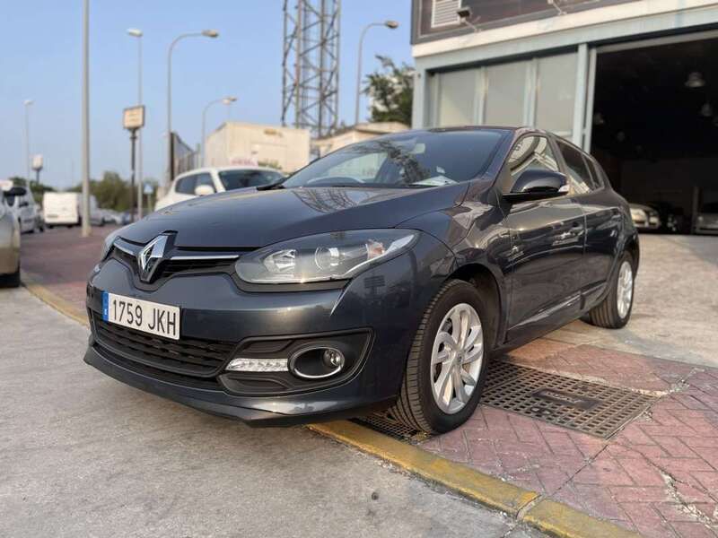 Plateado Usado 2015 Renault Mégane III LIMITED Utilitario | 11.000 € (Precio justo) - Imagen 1/4