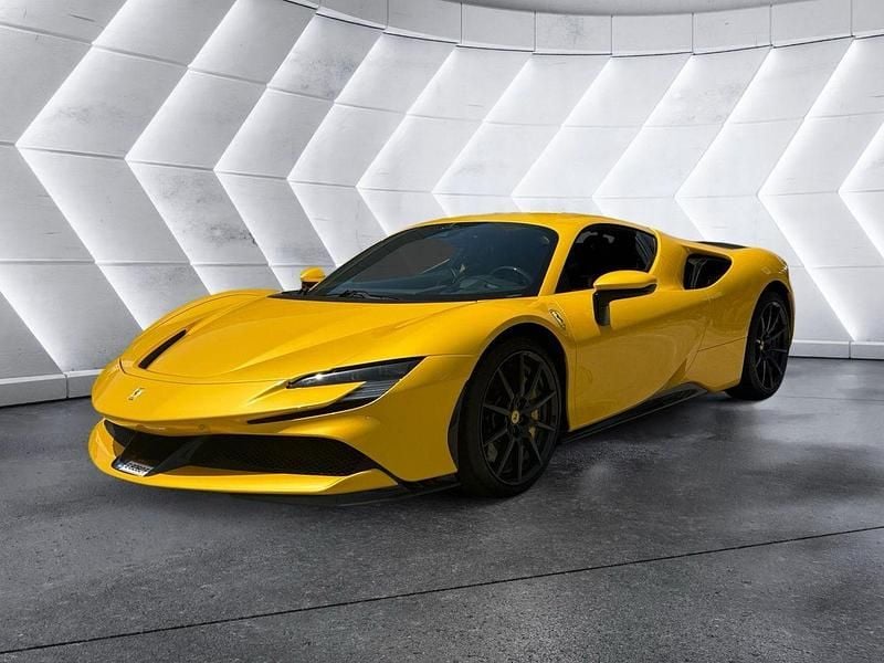 Amarillo Usado 2021 Ferrari SF90 Coupe | 399.000 € - Imagen 1/4