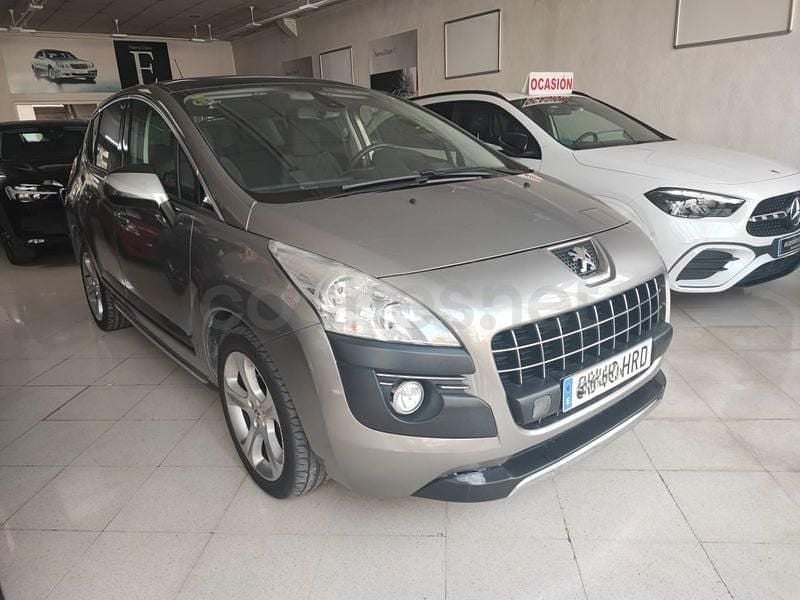Usado Peugeot 3008 Active 115 CV (84 kW) 2013 Gris / plata Familiar