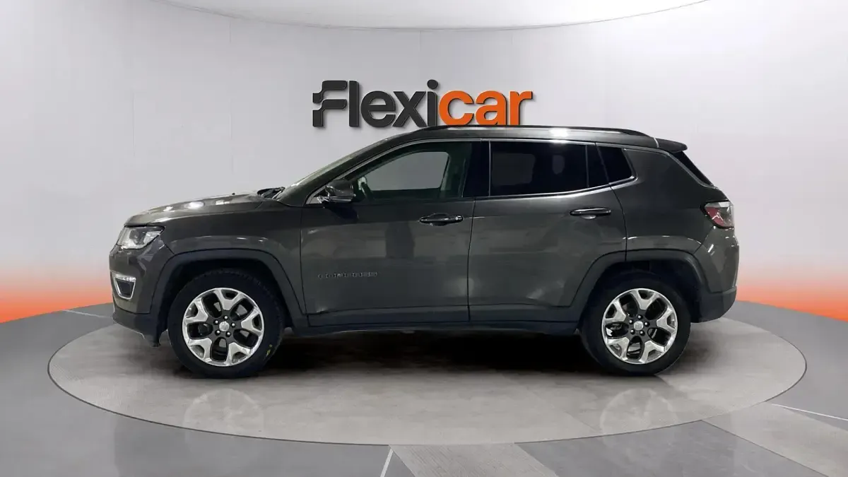 Usado Jeep Compass Limited 140 CV (102 kW) 2018 Gris SUV