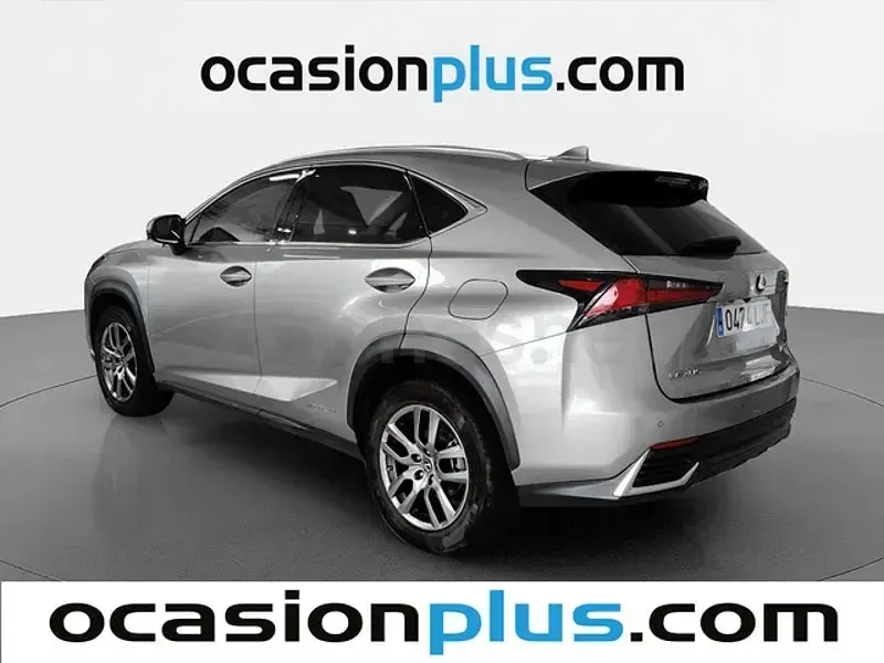 Usado Lexus NX300h Executive Line 197 CV (144 kW) 2020 Gris / plata SUV