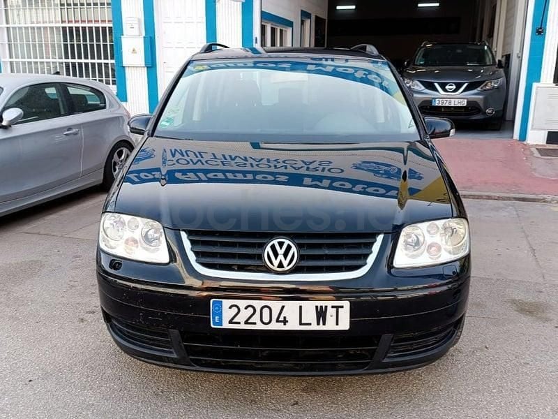Usado VW Touran 105 CV (77 kW) 2006 Negro Monovolumen