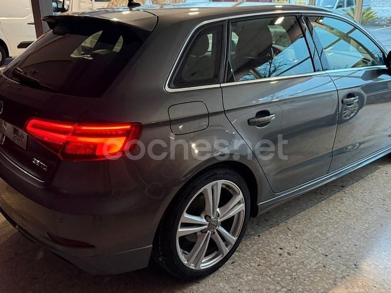 Usado Audi A3 S-Line 150 CV (110 kW) 2019 Gris / plata Berlina