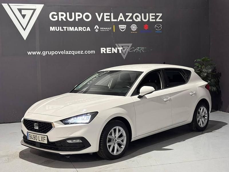 Usado Seat Leon Style 115 CV (84 kW) 2022 Blanco Berlina