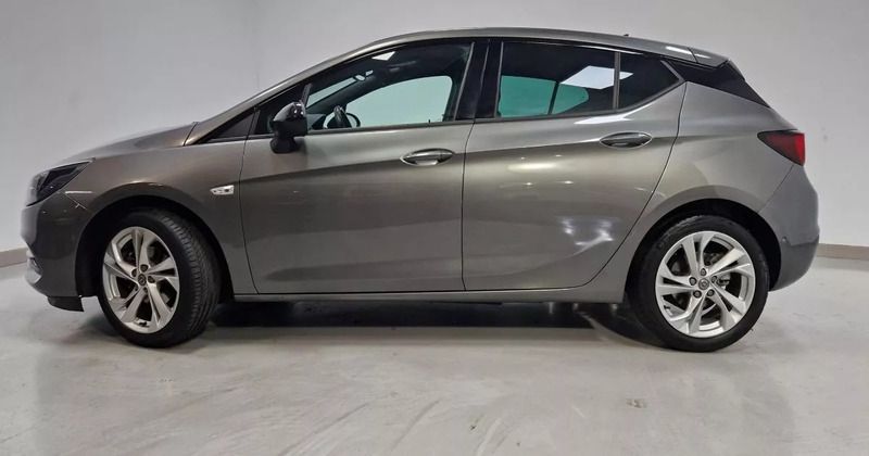 Usado Opel Astra GS Line 122 CV (89 kW) 2021
