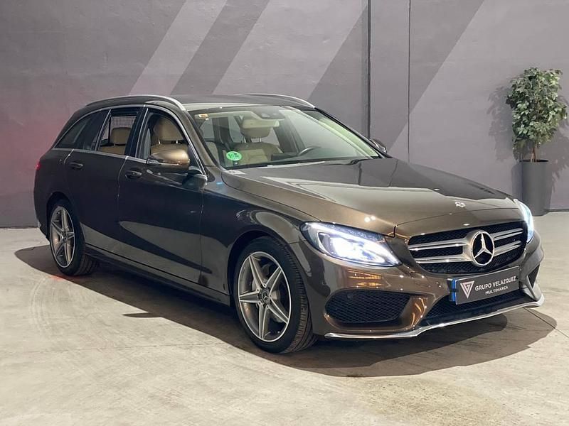 Usado Mercedes C220 AMG line 170 CV (125 kW) 2018 Marrón Familiar