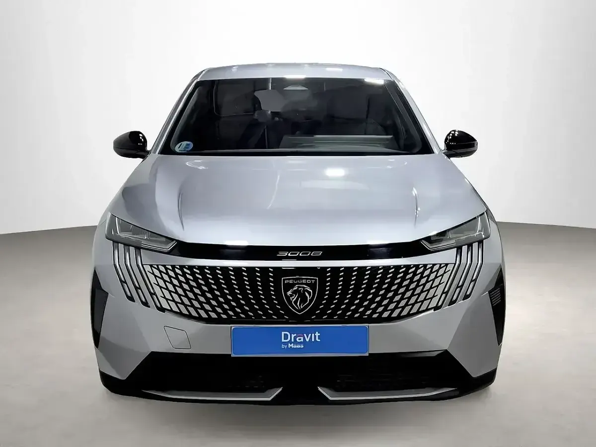 Usado Peugeot 3008 Allure 137 CV (100 kW) 2025 Gris SUV