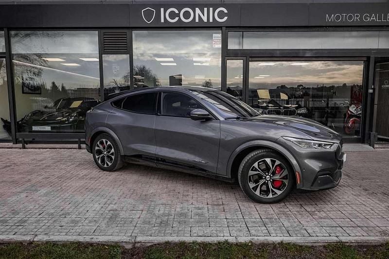 Usado Ford Mustang Mach-E 258 kW (351 CV) 2021 Gris SUV
