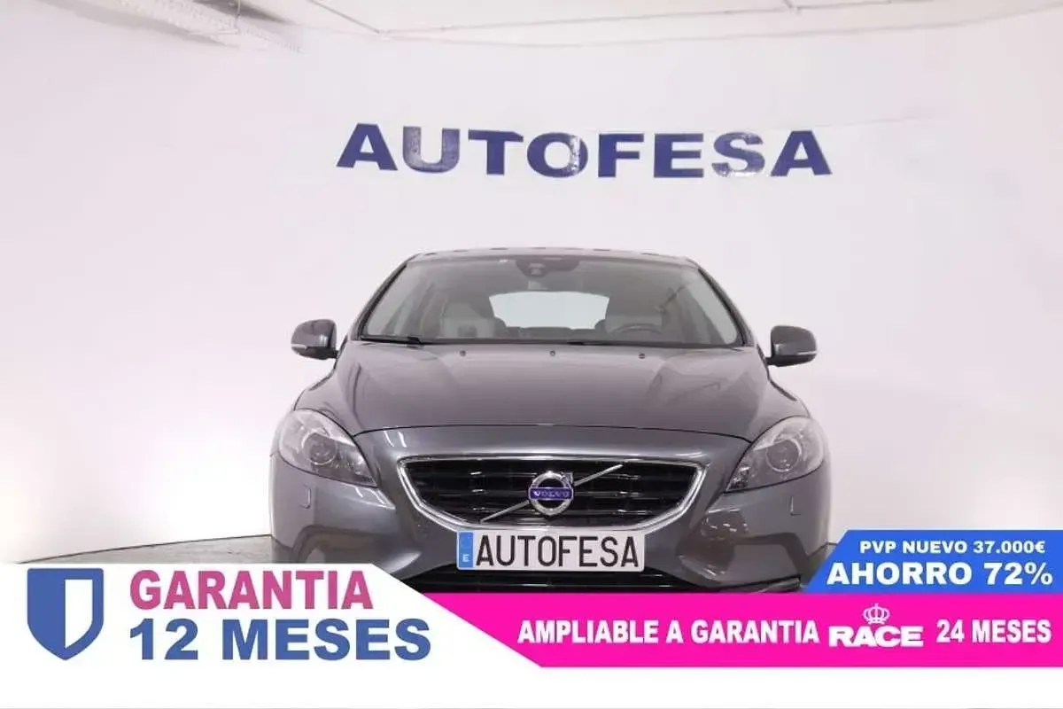 Usado Volvo V40 Inscription 150 CV (110 kW) 2013 Blanco Berlina