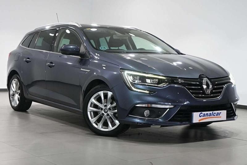 Usado Renault Mégane GrandTour Zen 132 CV (97 kW) 2018 Gris Familiar