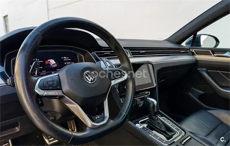 Usado VW Passat R-line 150 CV (110 kW) 2020 Azul Familiar