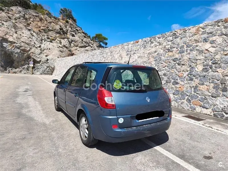 Usado Renault Grand Scénic II Dynamique 135 CV (99 kW) 2008 Azul Monovolumen