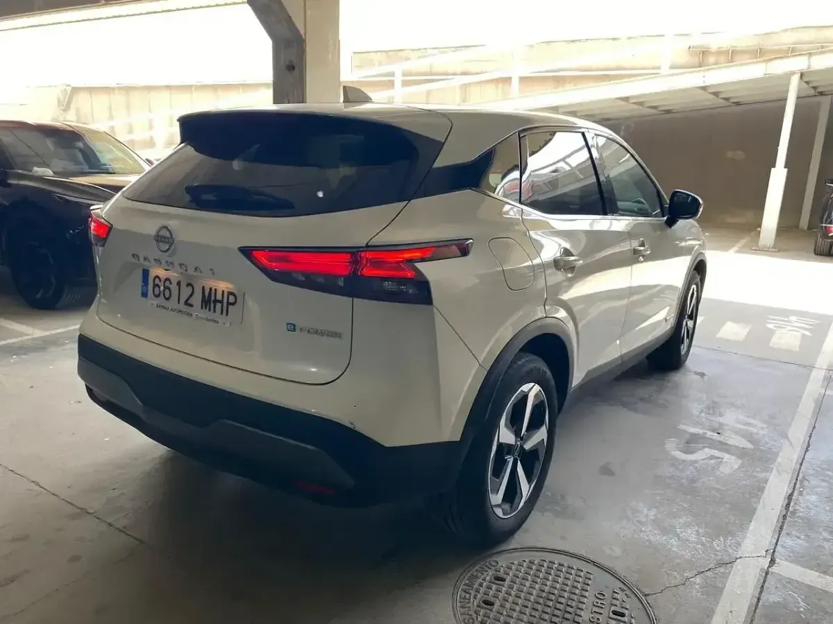 Usado Nissan Qashqai N-Connecta 190 CV (139 kW) 2023 Blanco SUV