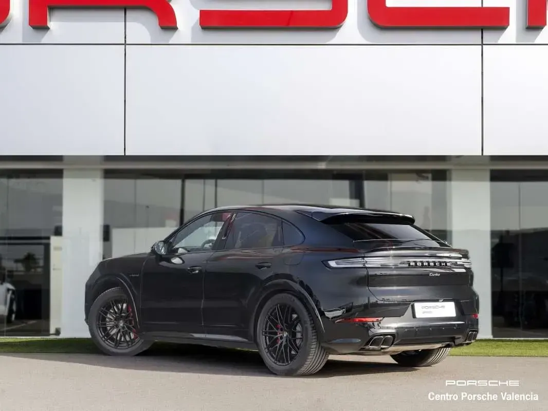 Usado Porsche Cayenne 740 CV (544 kW) 2024 Negro SUV