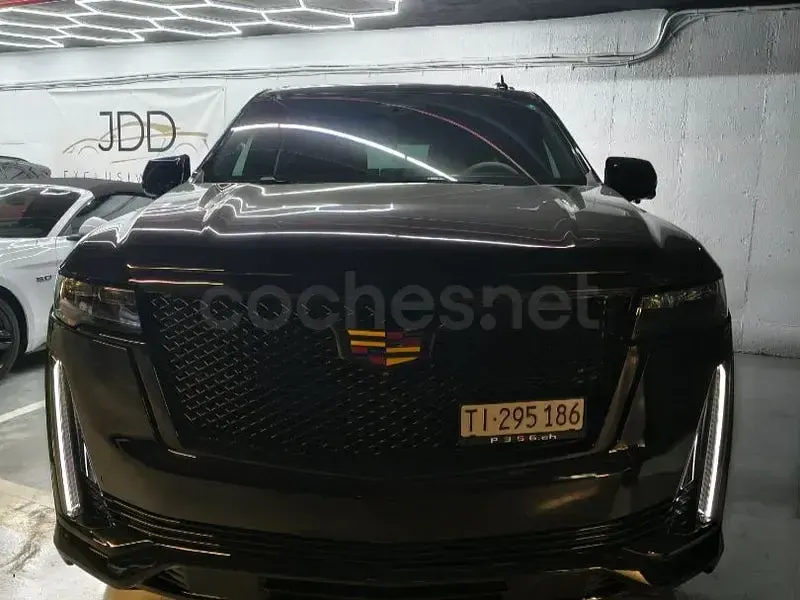 Usado Cadillac Escalade 409 CV (300 kW) 2021 Negro SUV