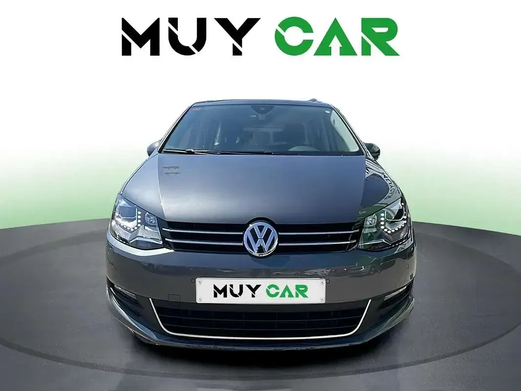 Usado VW Sharan Advance 150 CV (110 kW) 2021 Gris / plata Monovolumen