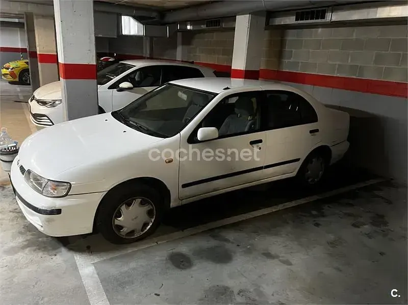 Usado Nissan Almera 100 CV (73 kW) 1998 Blanco Berlina