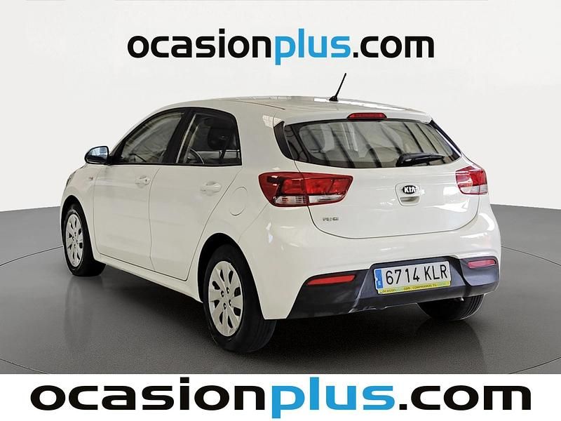 Usado Kia Rio 84 CV (61 kW) 2018 Blanco Utilitario