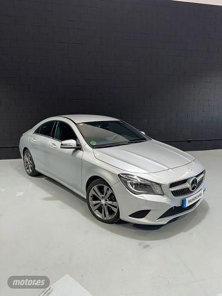 Usado Mercedes CLA220 Urban 170 CV (125 kW) 2014 Plateado Berlina