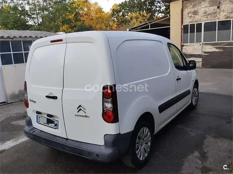 Usado Citroën Berlingo Attraction 92 CV (67 kW) 2014 Blanco Monovolumen