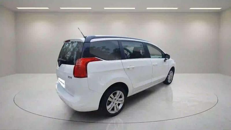 Usado Peugeot 5008 Style 131 CV (96 kW) 2016 Blanco Monovolumen