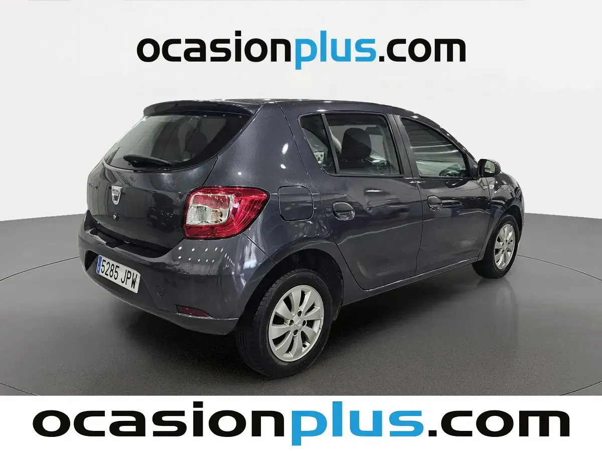 Usado Dacia Sandero 75 CV (55 kW) 2016 Gris Utilitario