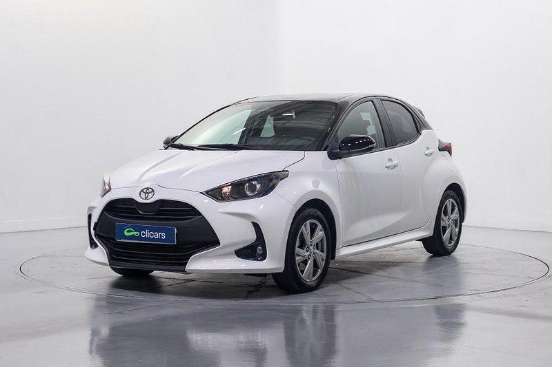 Usado Toyota Yaris Hybrid Business Edition 75 CV (55 kW) 2024