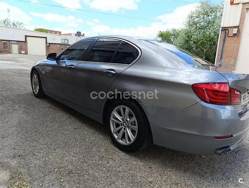 Usado BMW 520 Efficient Dynamics 184 CV (135 kW) 2012 Gris / plata Berlina