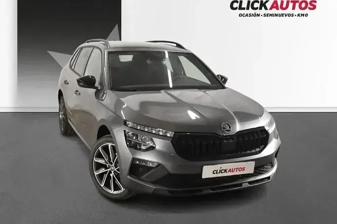 Usado Skoda Kamiq Sport 115 CV (84 kW) 2025 Plata SUV