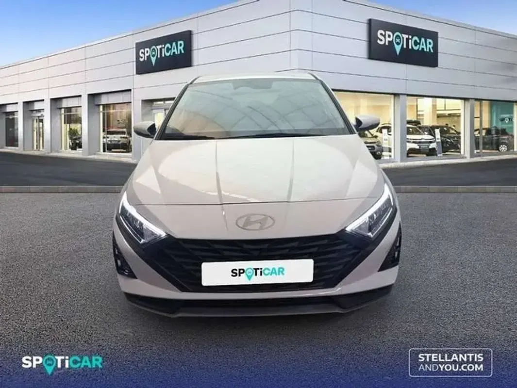 Usado Hyundai i20 80 CV (58 kW) 2025 Blanco Utilitario
