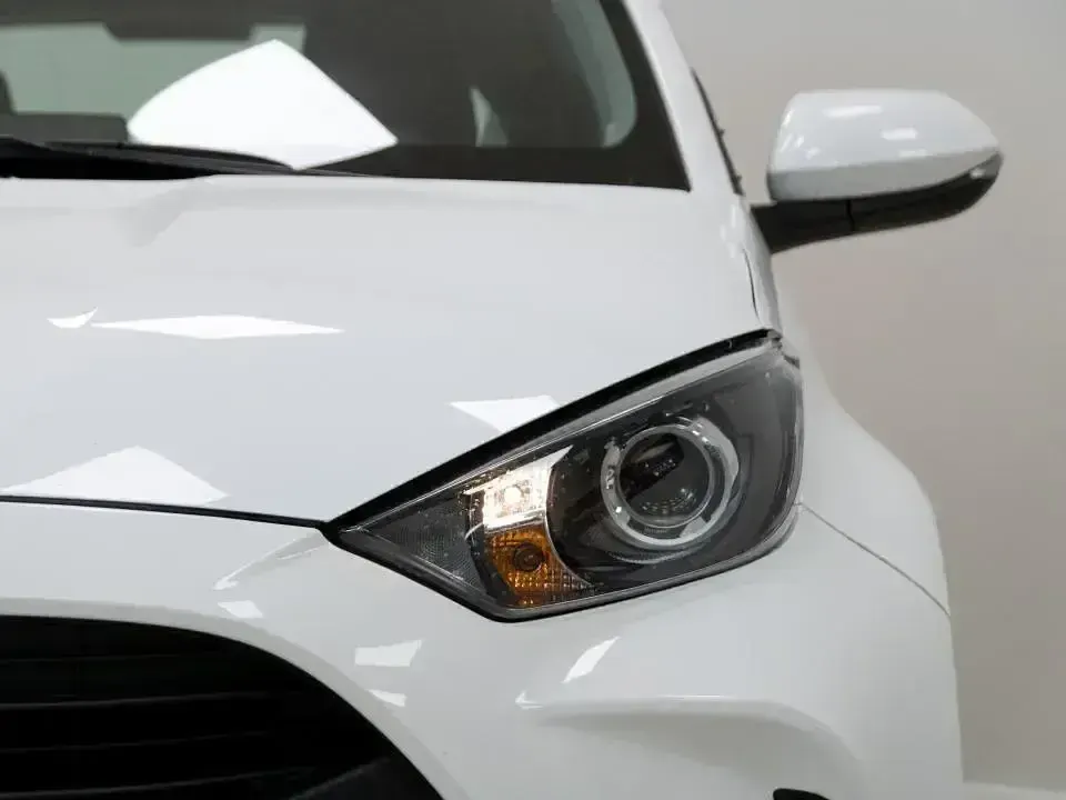 Usado Toyota Yaris Active 116 CV (85 kW) 2022 Blanco Utilitario
