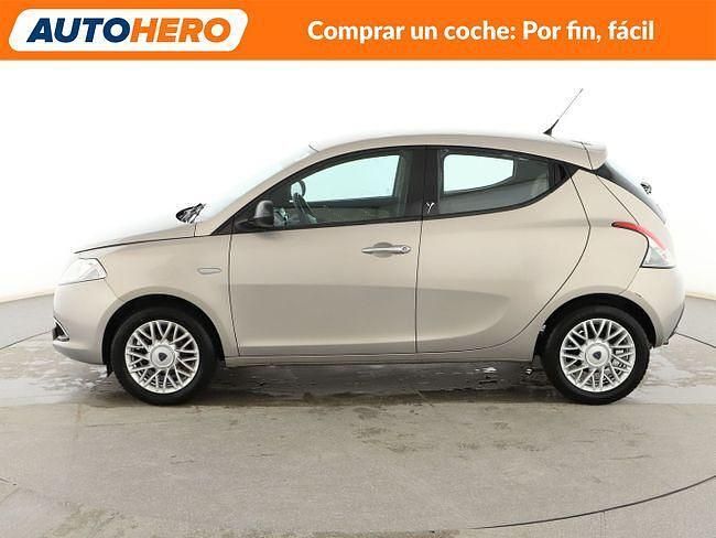 Usado Lancia Ypsilon Gold 70 CV (51 kW) 2014 Marrón Utilitario