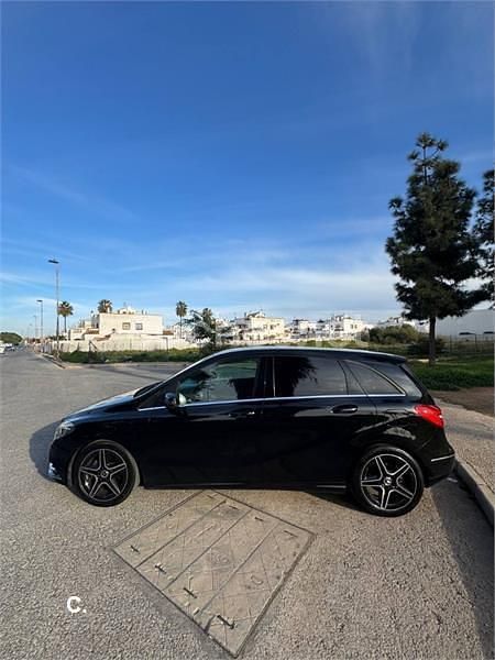 Usado Mercedes B180 109 CV (80 kW) 2015 Negro Monovolumen