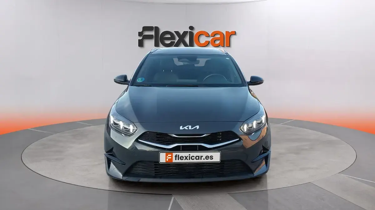 Usado Kia Ceed Style 100 CV (73 kW) 2025 Gris Utilitario