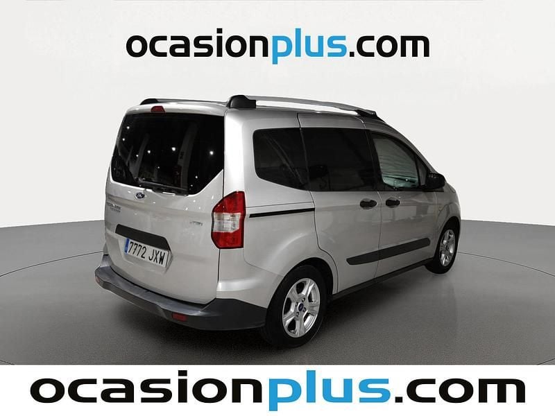 Usado Ford Tourneo Courier Ambiente 100 CV (73 kW) 2017 Gris Monovolumen