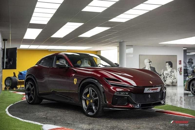 Usado Ferrari Purosangue 725 CV (533 kW) 2025 Rojo SUV