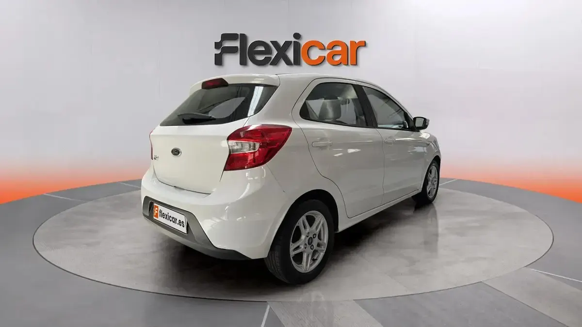 Usado Ford Ka Plus Active 85 CV (62 kW) 2018 Blanco Utilitario