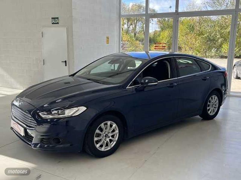 Usado Ford Mondeo Trend 150 CV (110 kW) 2019 Azul Berlina