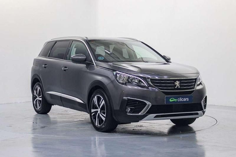 Usado Peugeot 5008 Allure 131 CV (96 kW) 2019 Gris SUV