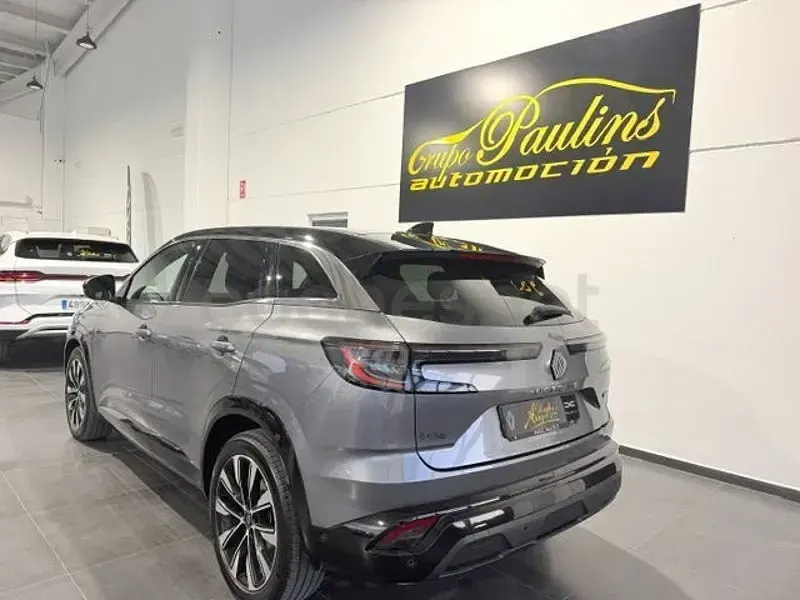 Usado Renault Austral Techno 200 CV (147 kW) 2023 Gris / plata SUV